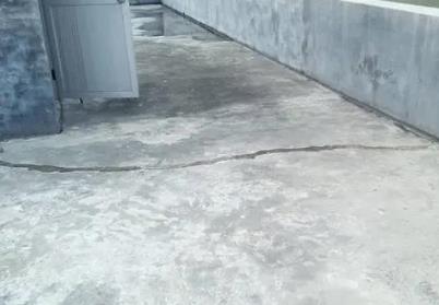 同江楼顶漏水维修公司分享下如何解决卫生间隐蔽部位漏水的问题?